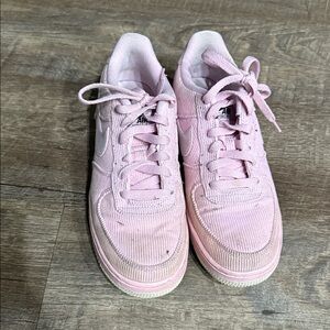 Nike Air Force 1 in Light Pink